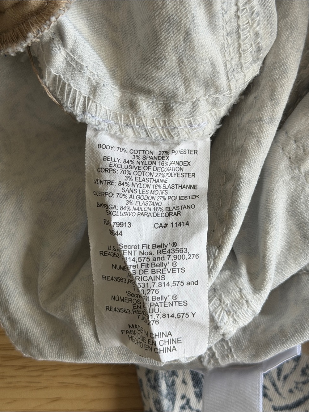 Motherhood Maternity Jeans Blue Floral Tan Waistband Size Small Stratch Pockets - Picture 8 of 8
